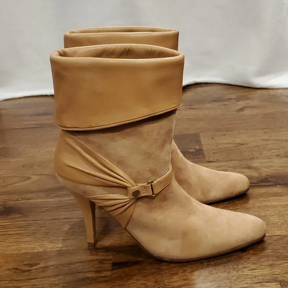Womens Cole Haan tan suede heeled boots size 8B